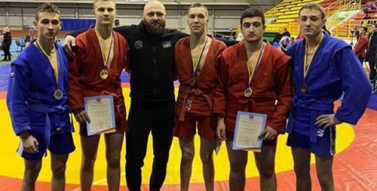 Рівненські самбісти із медалями Чемпіонату України