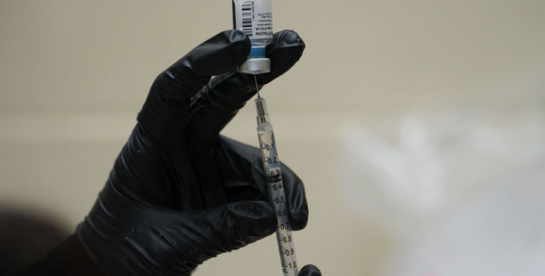 У МОЗ назвали протипоказання до щеплення вакциною CoviShield