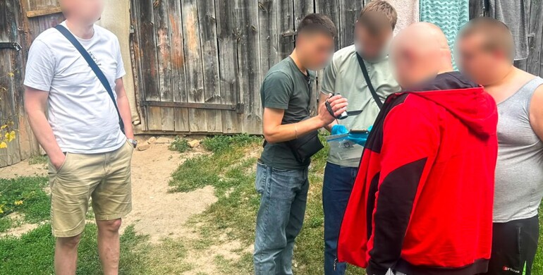 Перед судом постане рівнянин, обвинувачений у збуті та зберіганні психотропів