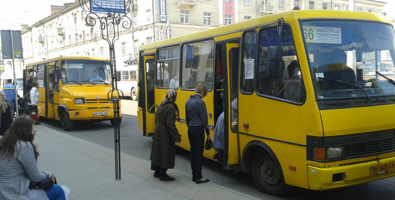 У Рівному через ремонт змінюють маршрут громадського транспорту