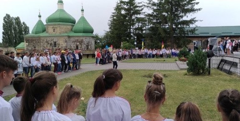 На Рівненщині у Пляшевій відбувся  всеукраїнський фестиваль школярів “Козацький гарт”