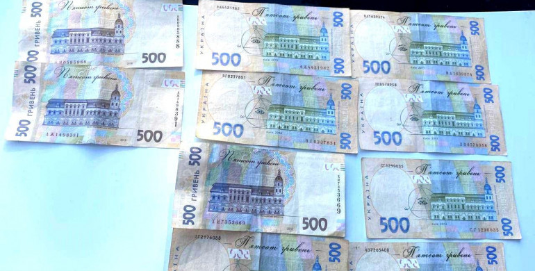 17 тисяч гривень штрафу отримав чоловік за спробу дати хабар поліцейським