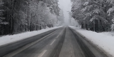 На Рівненщині повідомили про проблеми на дорогах через сніг