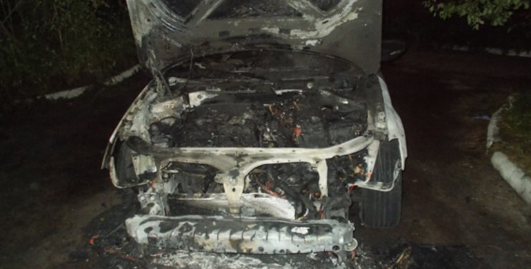 На Рівненщині підпалили авто