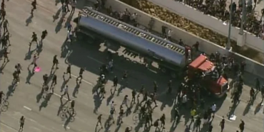 В Міннеаполісі українець на вантажівці ледь не врізався в натовп протестувальників (ВІДЕО)