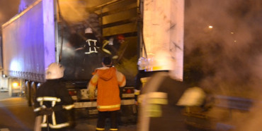 На Рівненщині горіла вантажівка з деревним вугіллям (ФОТО)