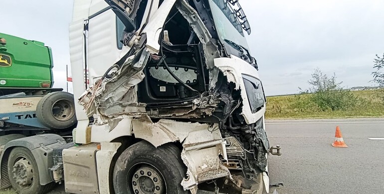На Костопільщині внаслідок ДТП за участі трьох авто постраждали троє осіб 
