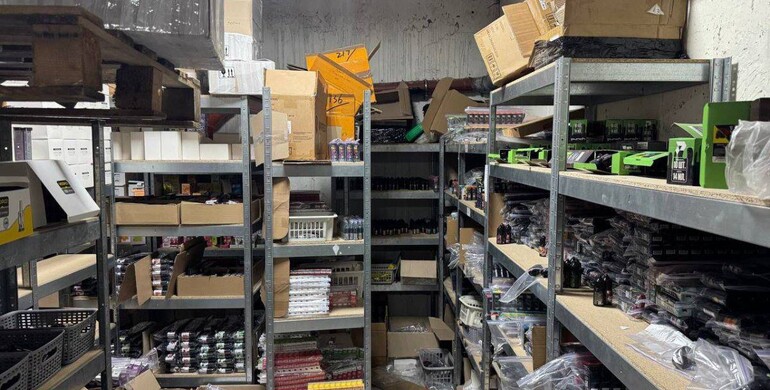 Два чоловіки з Рівненщини та Прикарпаття збували контрафактні електронні сигарети 