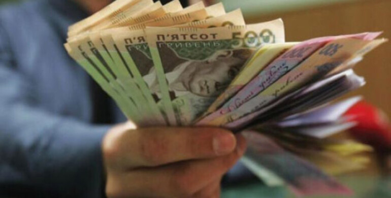 Вараський підприємець, який утеплював фасад, заволодів грошовими коштами в сумі 409 тис. грн