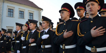 Випускників Рівненщини запрошують у коледж з посиленою військовою підготовкою