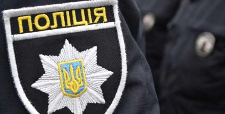 У Рівному чоловіки розбили голову іншому, а потім напали на поліцію охорони