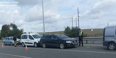 Біля Рівного автопригода за участі чотирьох автівок 