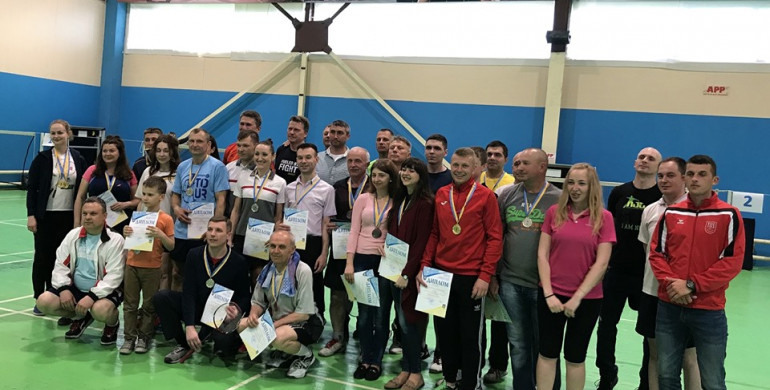 Рівненські бадмінтоністи з медалями у Житомирі