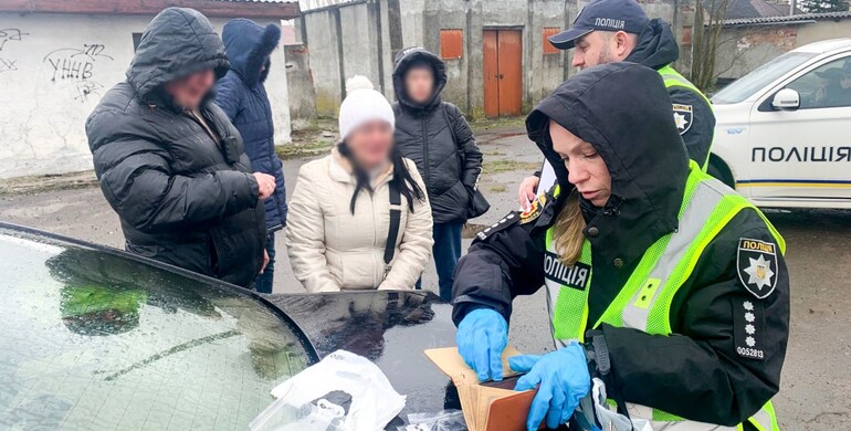 У Радивилові поліцейські затримали збувачку канабісу