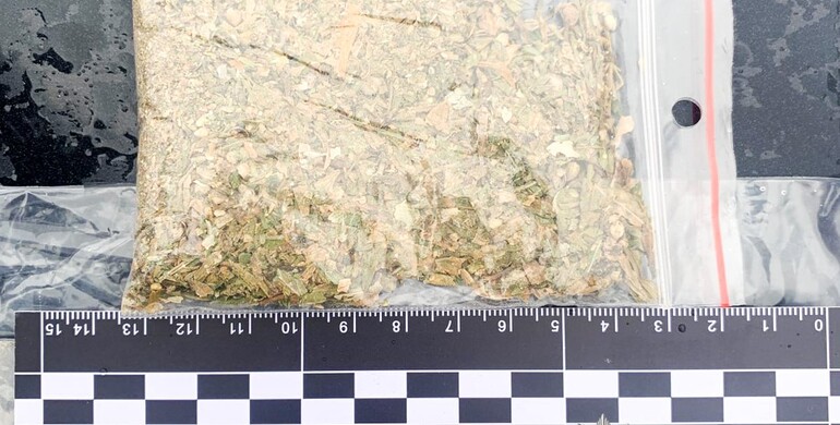 У Радивилові поліцейські затримали збувачку канабісу