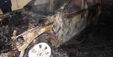 У Рівному підприємцю вщент спалили автівку (ФОТО)