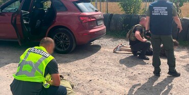 На Рівненщині затримали зловмисників на спробі підкупу військовослужбовця
