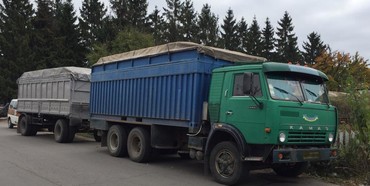 На Рівненщині зупинили вантажівку з лісом, але без документів 