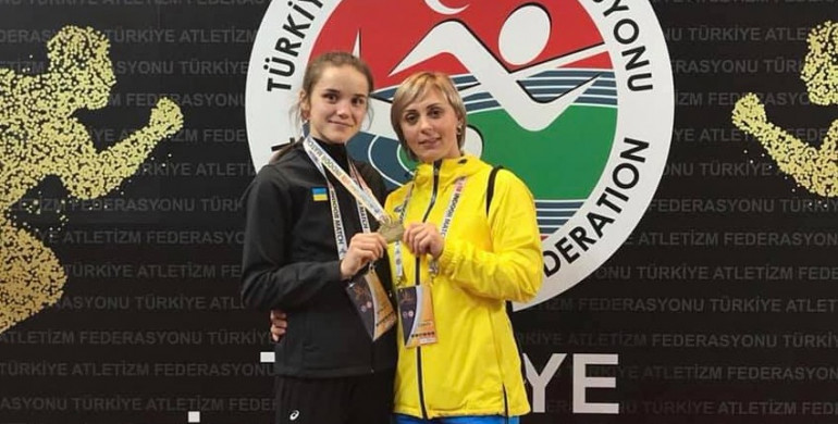 Легкоатлетки Рівненщини везуть медалі з Стамбулу