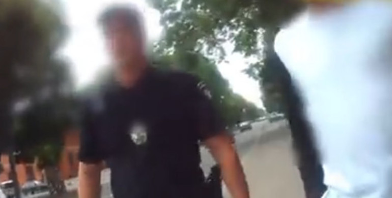 У Рівному злочинці розпилили сльозоточивий газ патрульним в обличчя (Відео)