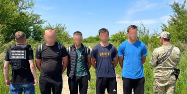 Поблизу кордону зі Словаччиною зупинили четвірку правопорушників з Рівненщини