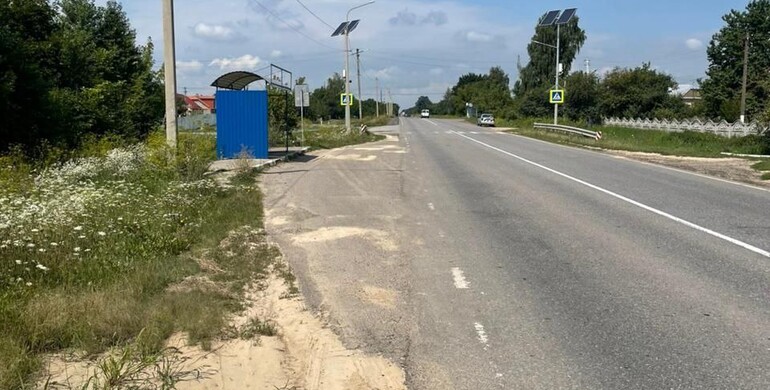 Біля Дубна 6-річний хлопчик вибіг під колеса авто Біля Дубна 6-річний хлопчик вибіг під колеса авто