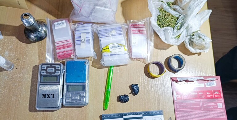 У Костополі затримали чоловіка, який збував психотроп в особливо великих розмірах