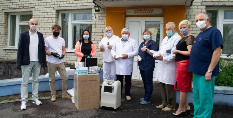 Благодійники передали лікарям Рівненщини медобладнання на 600 000 грн
