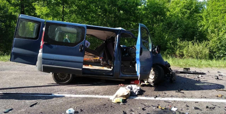 Сметрельна ДТП на Рівненщині: Загинули двоє водіїв 