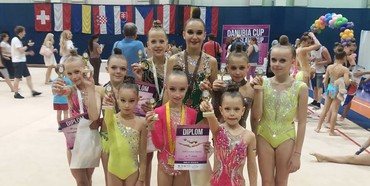Рівненські гімнастки у Братиславі здобули найбільше нагород серед усіх (ФОТО)