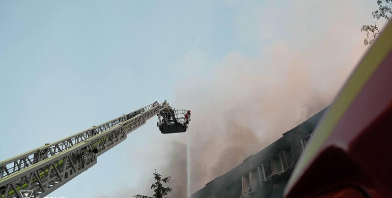 13 загиблих та понад 100 постраждалих внаслідок комбінованого обстрілу України