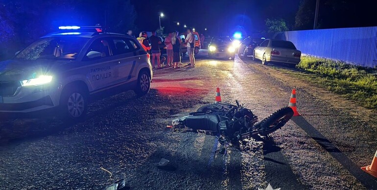 На Рівненщині в ДТП травмувалися неповнолітні водій та пасажирка мотоцикла