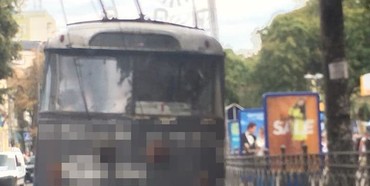 Пасажири викликали поліцію до неадекватного водія рівненського тролейбусу
