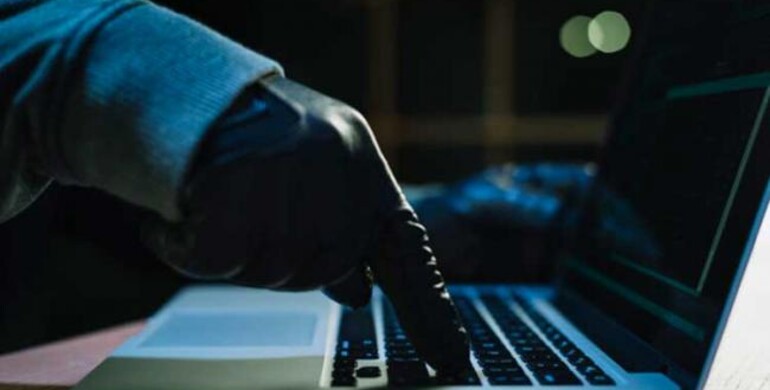 Аферисти викрали у рівнянки 630 тисяч гривень Аферисти викрали у рівнянки 630 тисяч гривень