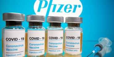 Гендиректор Pfizer заявив, що вакцинуватися від COVID-19, найімовірніше, доведеться щороку