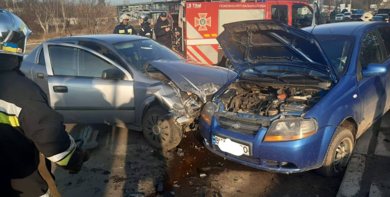 На Київській не розминулося два авто: є постраждалі (ФОТО)