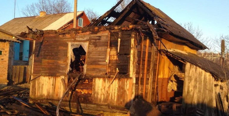 Страшна пожежа на Млинівщині: згорів житловий будинок