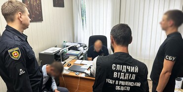 Директор рівненського коледжу посприяв ухиленню від мобілізації понад ста чоловіків 