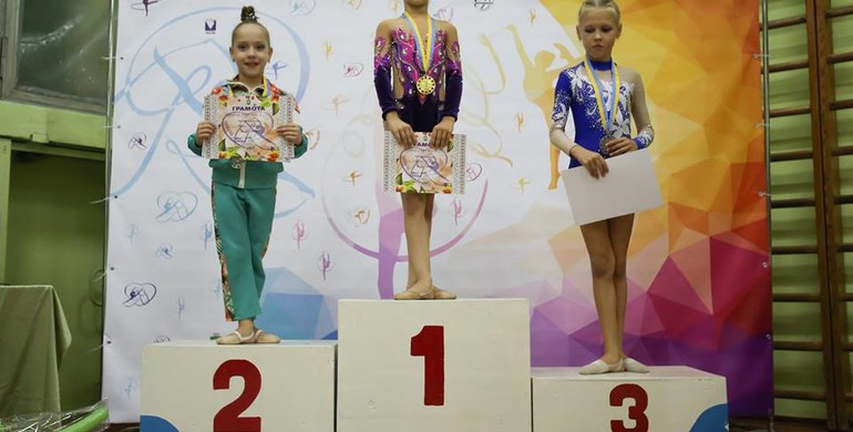 Рівненські гімнастки здобули 30 медалей на Всеукраїнському турнірі [+ФОТО]