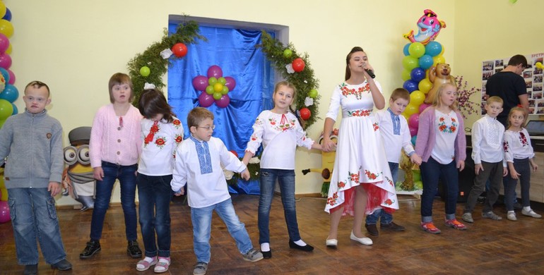 На Рівненщині особливі діти влаштували концерт