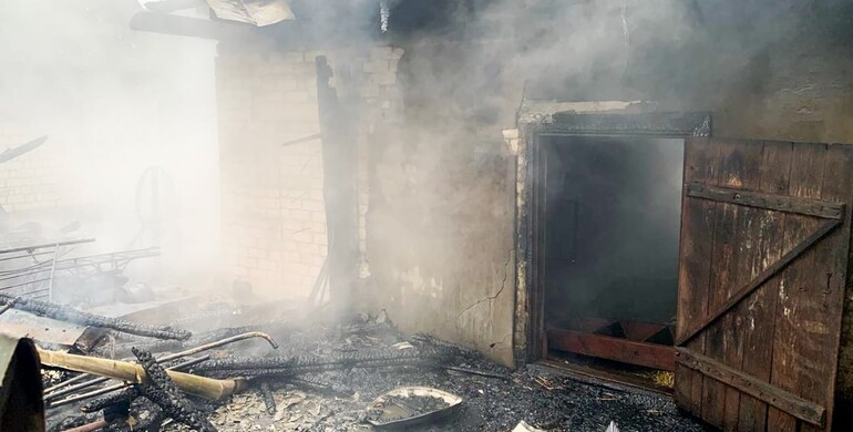 На Рівненщині від вибуху серйозно постраждали батько з сином 