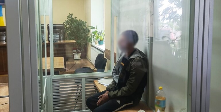 У Сарнах чоловіка за вбивство, розбій та підпал взяли під варту 