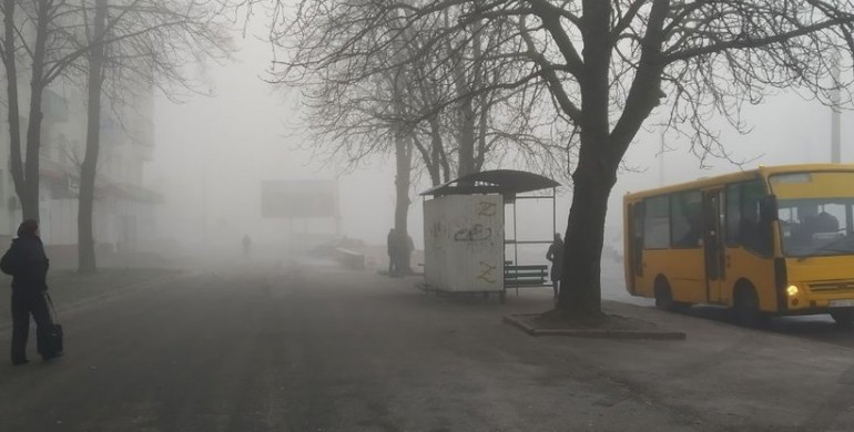 Відомо чим забруднене повітря в Рівному