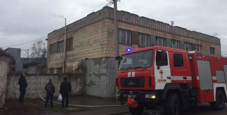 На Рівненщині під час пожежі у магазині ледь не згорів продавець 