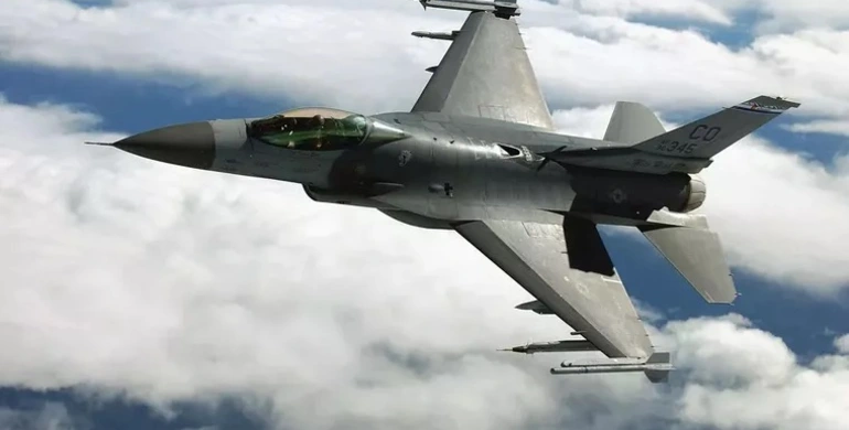 Перші групи пілотів вже відправилися до Великої Британії для навчання на F-16 