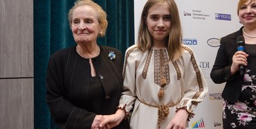 Рівненська школярка зустрілася з Держсекретарем США