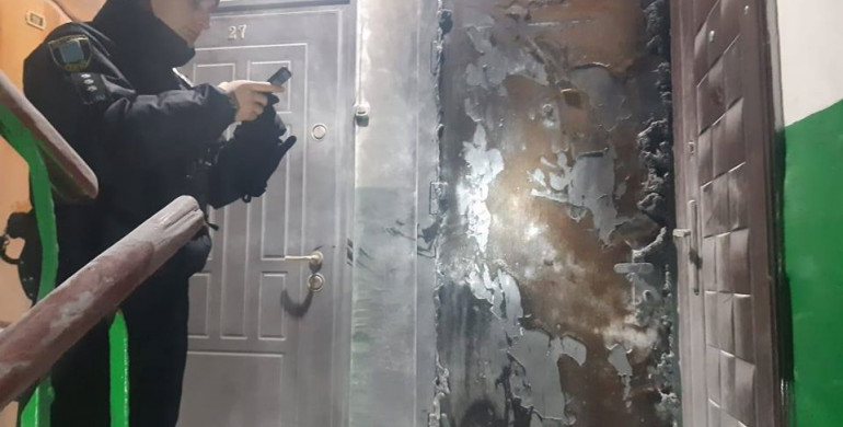 Вночі в Рівному в п'ятиповерхівці гасили вогонь Вночі в Рівному в п'ятиповерхівці гасили вогонь