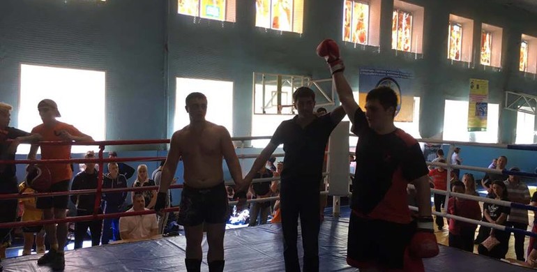 Рівненський кікбоксер став чемпіоном України одразу в трьох розділах
