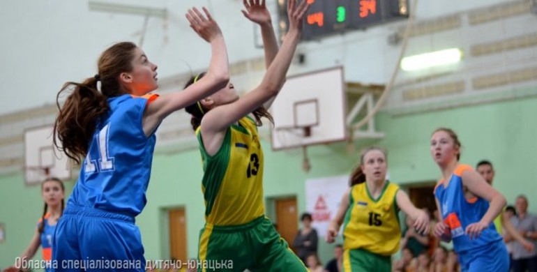 Рівненські баскетболістки стали срібними призерками Всеукраїнської ліги [+ФОТО]