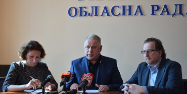 Депутати Рівненської обласної ради підтримали Володимира Гройсмана